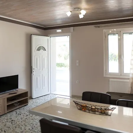 Vakantiehuis Nafsika House Áyios Kírikos